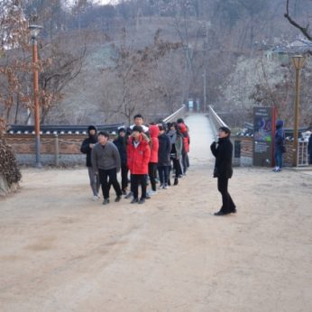 청소년을 위한 독서 캠프