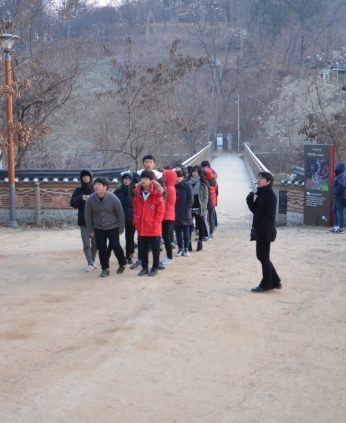 청소년을 위한 독서 캠프