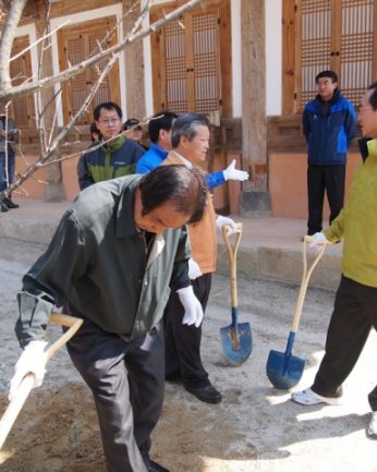 전주동헌 식목행사